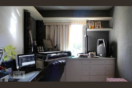 Quarto de apartamento para alugar com 3 quartos, 75m² em Vila Andrade, São Paulo