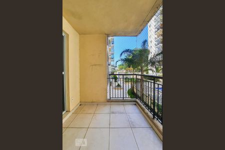 Apartamento à venda com 81m², 3 quartos e 1 vaga Apartamento à venda com 81m², 3 quartos e 1 vagaVaranda