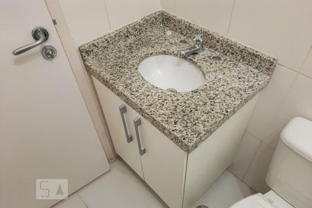 Apartamento à venda com 81m², 3 quartos e 1 vaga Apartamento à venda com 81m², 3 quartos e 1 vagaBanheiro Social