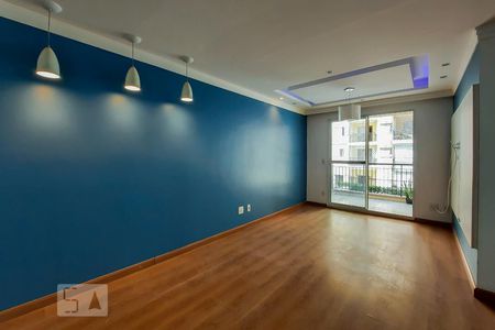 Apartamento à venda com 81m², 3 quartos e 1 vaga Apartamento à venda com 81m², 3 quartos e 1 vagaSala