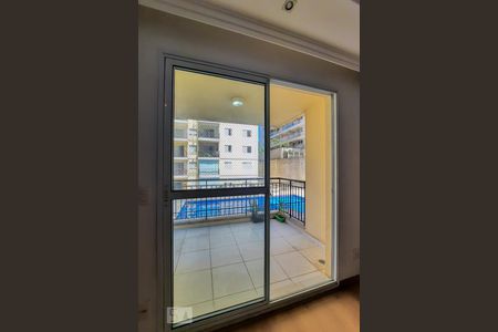 Apartamento à venda com 81m², 3 quartos e 1 vaga Apartamento à venda com 81m², 3 quartos e 1 vagaVaranda