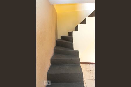 Casa para alugar com 50m², 2 quartos e 1 vagaEscada