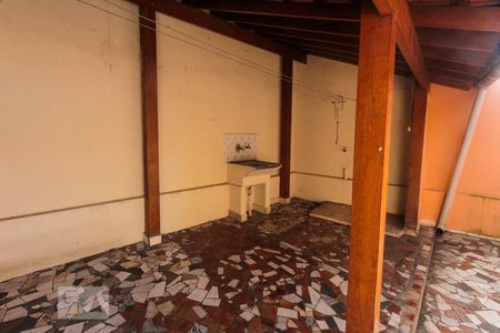 Casa para alugar com 50m², 2 quartos e 1 vagaQuintal