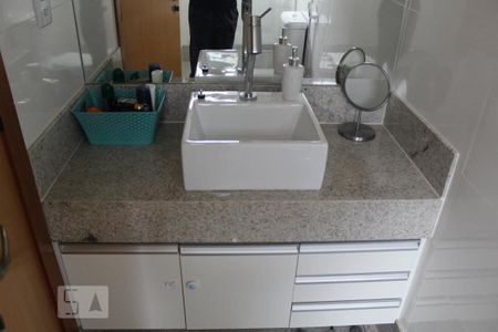 Apartamento para alugar com 215m², 4 quartos e 3 vagasBanheiro