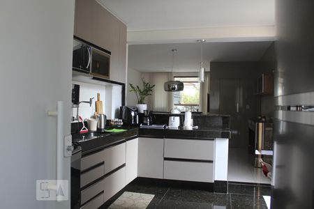 Apartamento para alugar com 215m², 4 quartos e 3 vagasCozinha