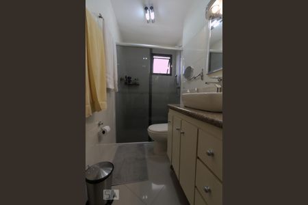 Apartamento à venda com 130m², 3 quartos e 3 vagasBanheiro da Suíte 1