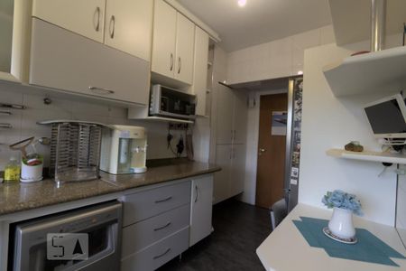 Apartamento à venda com 130m², 3 quartos e 3 vagasCozinha - Armários