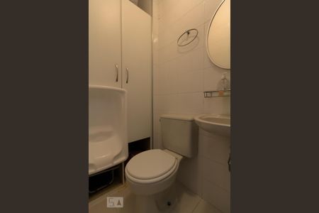 Apartamento à venda com 130m², 3 quartos e 3 vagasBanheiro de Serviço