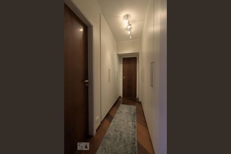 Apartamento à venda com 130m², 3 quartos e 3 vagasCloset da suíte 1