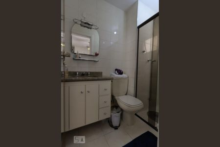 Apartamento à venda com 130m², 3 quartos e 3 vagasBanheiro da Suíte 2 