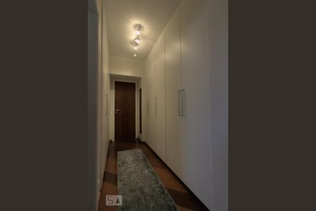 Apartamento à venda com 130m², 3 quartos e 3 vagasCloset da suíte 1