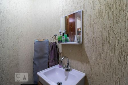 Casa de condomínio para alugar com 77m², 2 quartos e 2 vagasLavabo