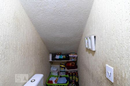 Casa de condomínio para alugar com 77m², 2 quartos e 2 vagasLavabo