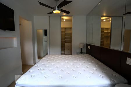 Apartamento à venda com 130m², 3 quartos e 3 vagas Apartamento à venda com 130m², 3 quartos e 3 vagassuíte