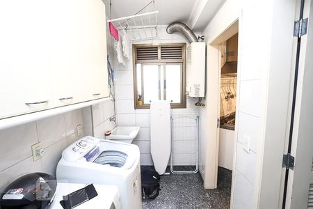 Apartamento à venda com 130m², 3 quartos e 3 vagas Apartamento à venda com 130m², 3 quartos e 3 vagasÁrea de Serviço