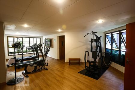 Apartamento à venda com 130m², 3 quartos e 3 vagas Apartamento à venda com 130m², 3 quartos e 3 vagasÁrea comum - Academia