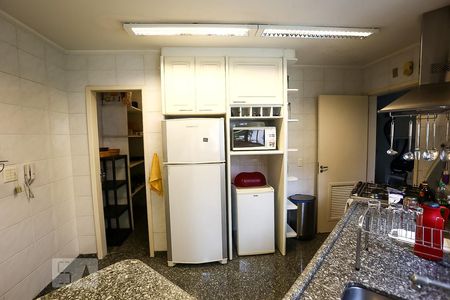 Apartamento à venda com 130m², 3 quartos e 3 vagas Apartamento à venda com 130m², 3 quartos e 3 vagasCozinha