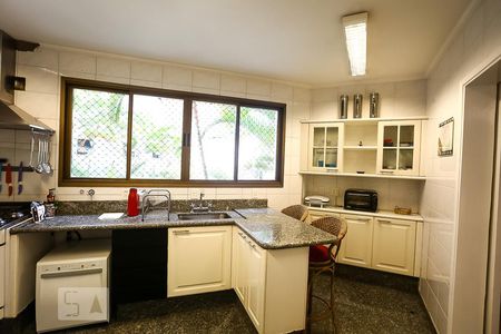 Apartamento à venda com 130m², 3 quartos e 3 vagas Apartamento à venda com 130m², 3 quartos e 3 vagasCozinha