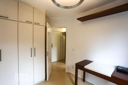 Apartamento à venda com 130m², 3 quartos e 3 vagas Apartamento à venda com 130m², 3 quartos e 3 vagasQuarto 1