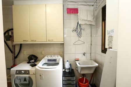 Apartamento à venda com 130m², 3 quartos e 3 vagas Apartamento à venda com 130m², 3 quartos e 3 vagasÁrea de Serviço