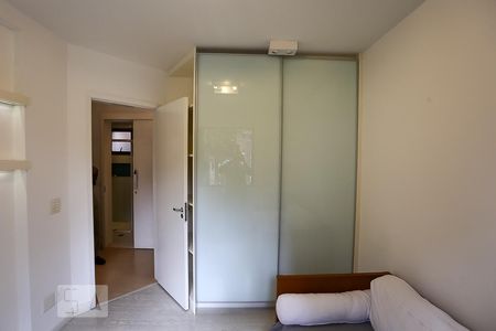 Apartamento à venda com 130m², 3 quartos e 3 vagas Apartamento à venda com 130m², 3 quartos e 3 vagasQuarto 2