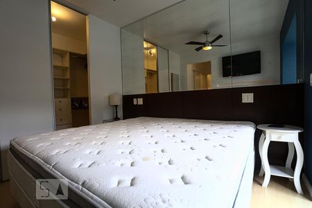 Apartamento à venda com 130m², 3 quartos e 3 vagas Apartamento à venda com 130m², 3 quartos e 3 vagassuíte