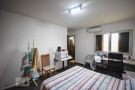 Casa à venda com 421m², 7 quartos e 6 vagasSuíte