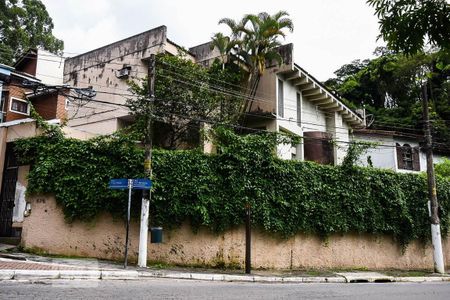Casa à venda com 421m², 7 quartos e 6 vagasFachada