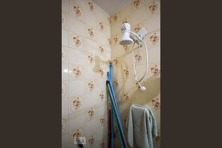 Casa à venda com 421m², 7 quartos e 6 vagasChuveiro do banheiro 2