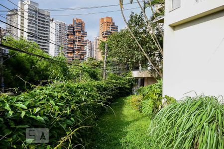 Casa à venda com 421m², 7 quartos e 6 vagasJardim