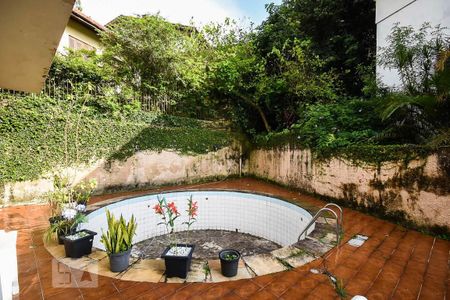 Casa à venda com 421m², 7 quartos e 6 vagasPiscina