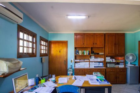 Casa para alugar com 350m², 4 quartos e 2 vagasEscritório 1