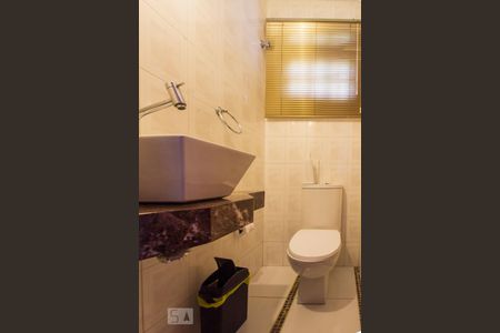 Lavabo de casa para alugar com 4 quartos, 350m² em Teresópolis, Porto Alegre