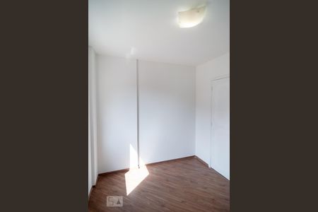 Quarto 1 de apartamento para alugar com 2 quartos, 65m² em Jardim Cidália, São Paulo