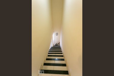 Escadas de casa de condomínio à venda com 2 quartos, 76m² em Jaqueline, Belo Horizonte