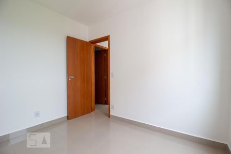 Quarto 1 de apartamento para alugar com 2 quartos, 54m² em Jardim Inconfidência, Uberlândia
