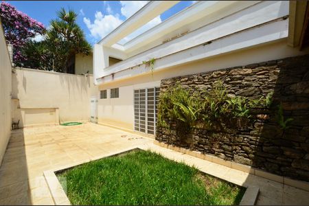 Casa à venda com 750m², 3 quartos e 5 vagasÁrea Externa