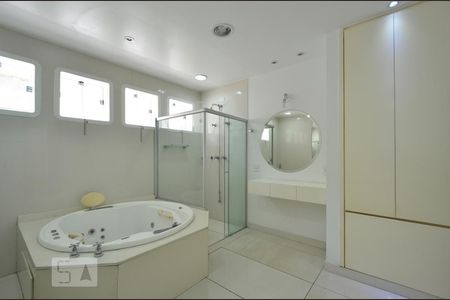 Banheiro 1 de casa à venda com 3 quartos, 750m² em Planalto Paulista, São Paulo