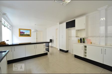 Casa à venda com 750m², 3 quartos e 5 vagasBanheiro