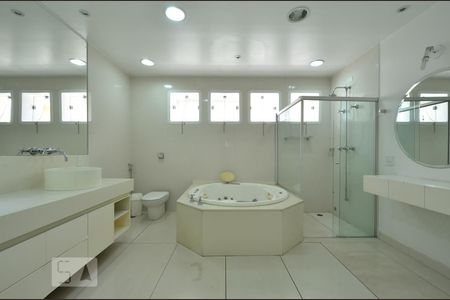 Banheiro 1 de casa à venda com 3 quartos, 750m² em Planalto Paulista, São Paulo