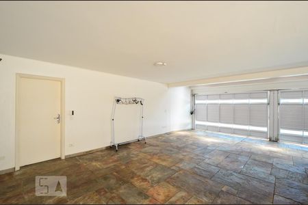 Casa à venda com 750m², 3 quartos e 5 vagasGaragem