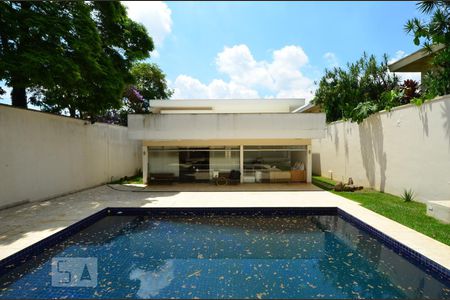 Casa à venda com 750m², 3 quartos e 5 vagasPiscina