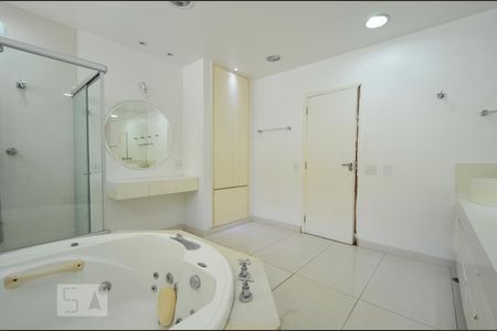 Banheiro 1 de casa à venda com 3 quartos, 750m² em Planalto Paulista, São Paulo