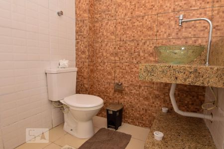 Apartamento para alugar com 63m², 2 quartos e sem vagaBanheiro