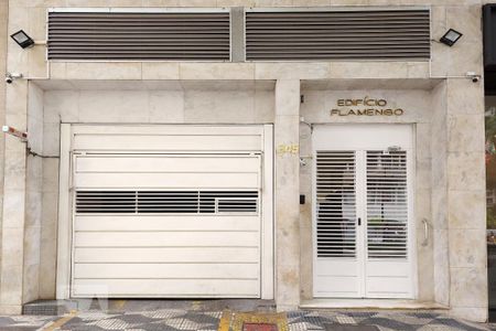 Apartamento para alugar com 68m², 2 quartos e 1 vaga Apartamento para alugar com 68m², 2 quartos e 1 vagaFachada