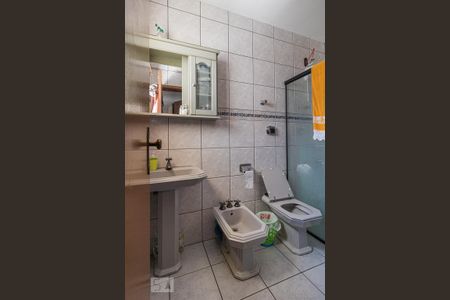 Casa à venda com 288m², 3 quartos e 4 vagas Casa à venda com 288m², 3 quartos e 4 vagasBanheiro da Suíte 1