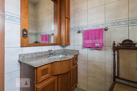 Casa à venda com 288m², 3 quartos e 4 vagas Casa à venda com 288m², 3 quartos e 4 vagasBanheiro da Suíte 2