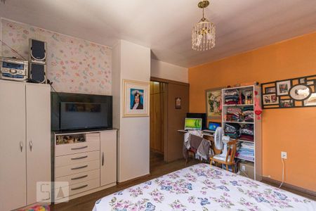 Casa à venda com 288m², 3 quartos e 4 vagas Casa à venda com 288m², 3 quartos e 4 vagasQuarto 3 suite