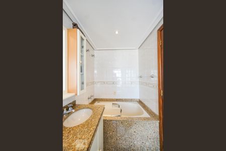 Apartamento à venda com 170m², 3 quartos e 3 vagasBanheiro da suíte 02