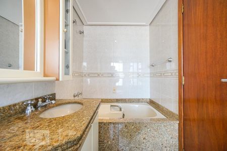 Apartamento à venda com 170m², 3 quartos e 3 vagasBanheiro da suíte 02